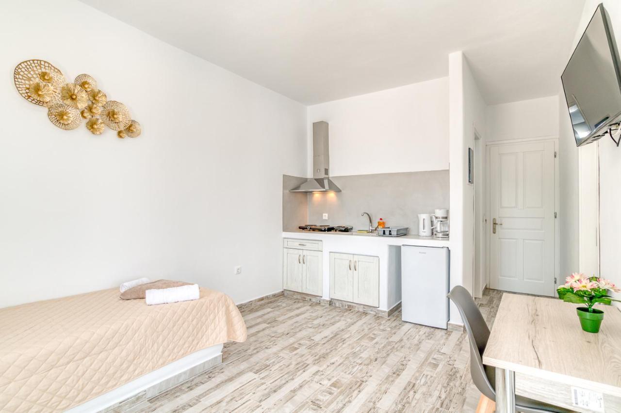 Ippocampos Seaside Serenity - Unwind At Paros Poolside Retreats Alikí 외부 사진
